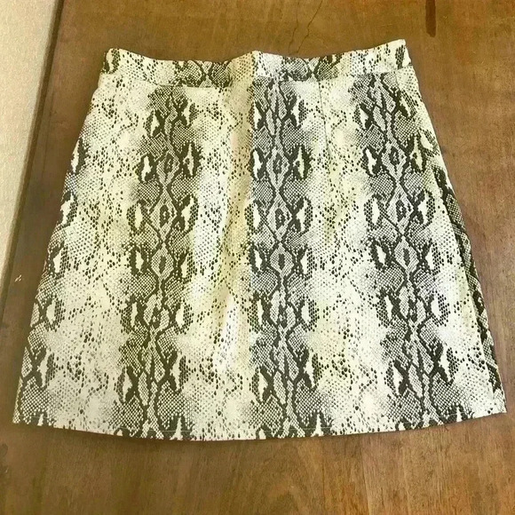 Ivory brand women’s black & white snakeskin print‎ stretchy zip mini skirt sz L - Picture 1 of 7